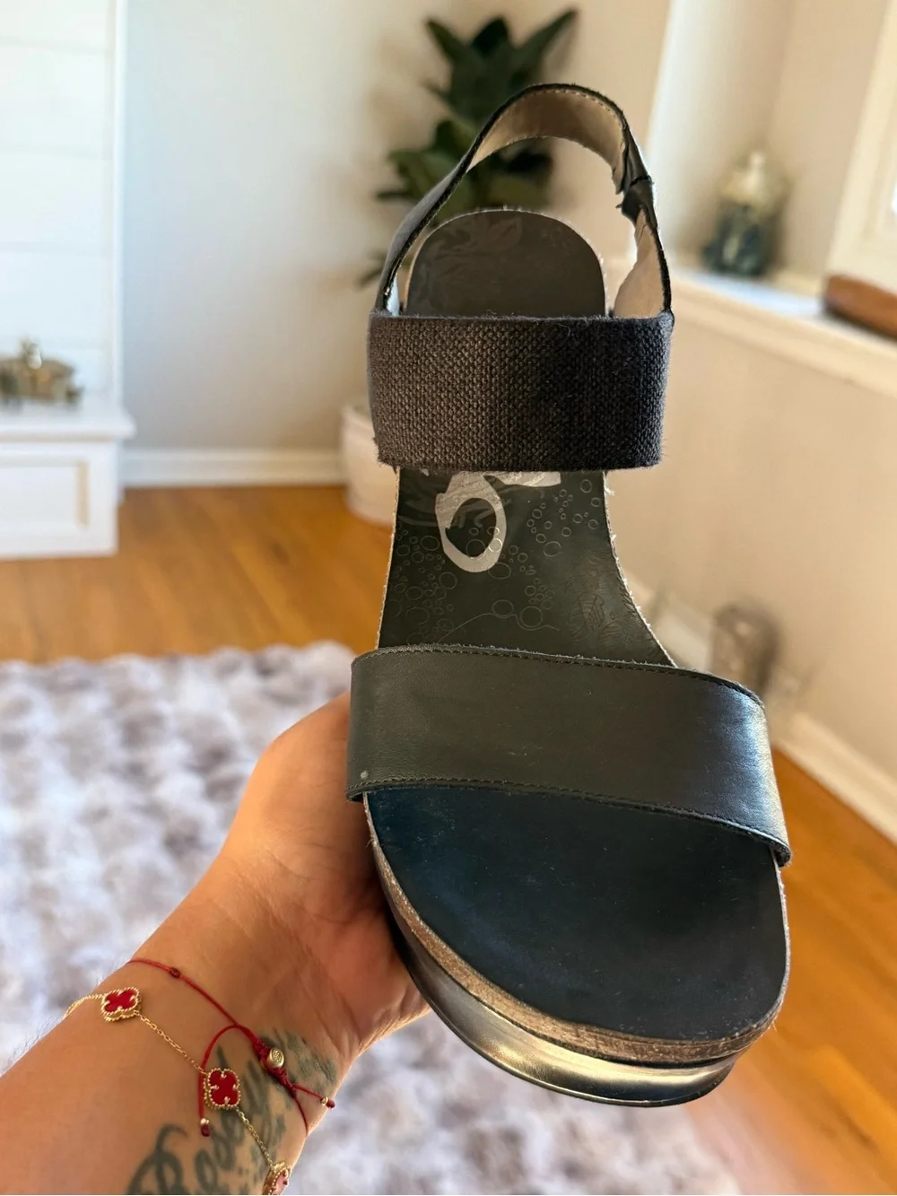 OTBT Black Leather Platform Wedge Sandals Women’s Comfort Sandals